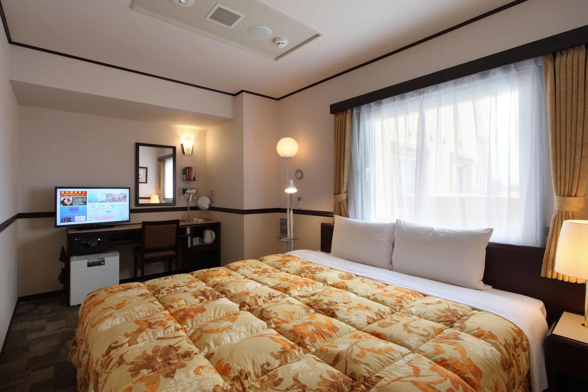 Toyoko Inn Misato Ekimae Exterior photo